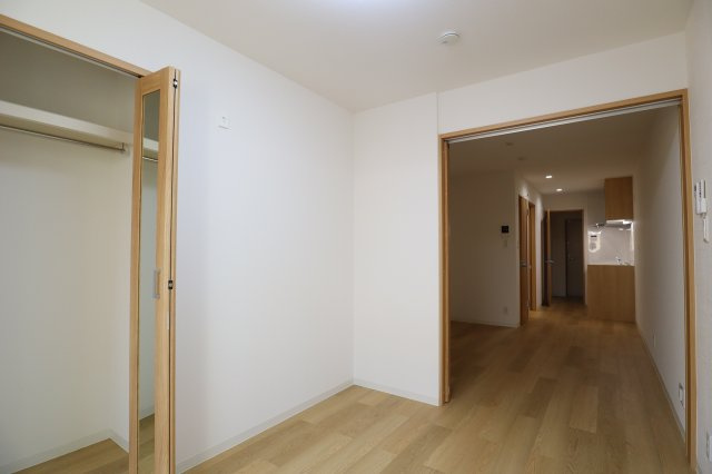 クレアール小綱町の洋室