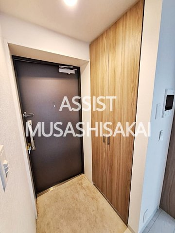 アーバンキューブ三鷹の玄関