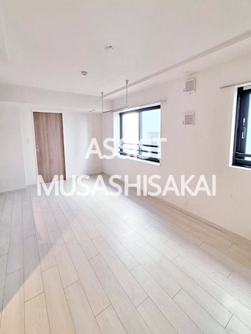 アーバンキューブ三鷹の洋室