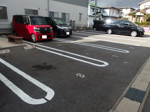 ピュアハウスⅡの駐車場