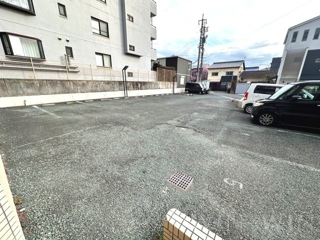 メゾン・ド・シャトーの駐車場