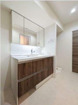 【洗面所】 | アルファレジデンシア南千住 | 忙しい朝には欠かせない洗面所です