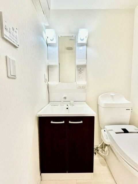 ウエストガーデン坂戸の洗面所