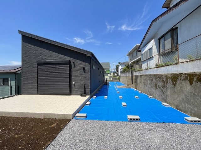 清瀬市中里2丁目 限定1棟の駐車場|車4台分の駐車スペース
敷地内に余裕をもった駐車が可能です（車種による）
西武池袋線「清瀬」駅利用（始発駅）
通勤・通学時に始発電車に乗ることが可能なため都心へのアクセスも快適です
