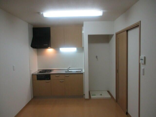 クリスタルアベニューの玄関