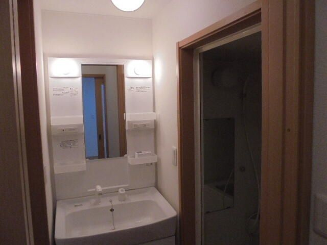 クリスタルアベニューの洗面所