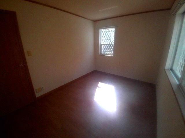 アムール魚住の洋室