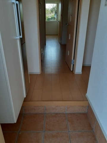 カ－サ　ヒルズの玄関