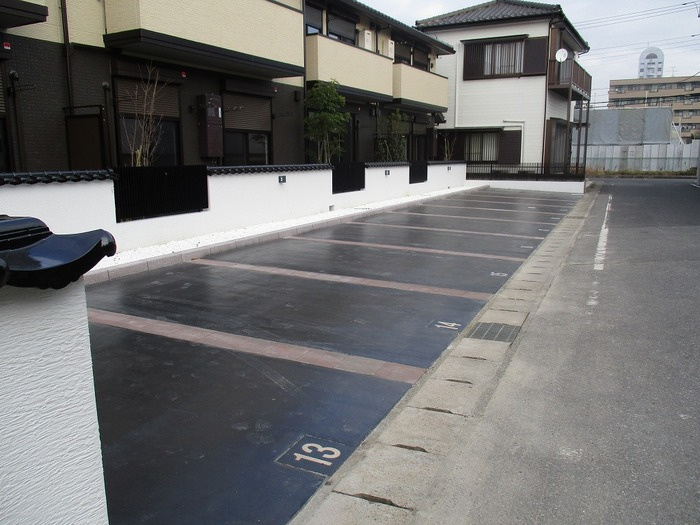 月うさぎ 弐の駐車場