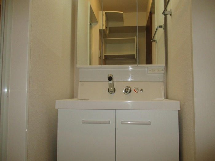 月うさぎ 弐の独立洗面台