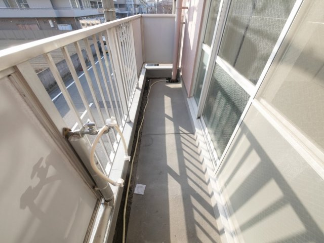 大阪市東住吉区湯里２丁目の賃貸マンションのバルコニー