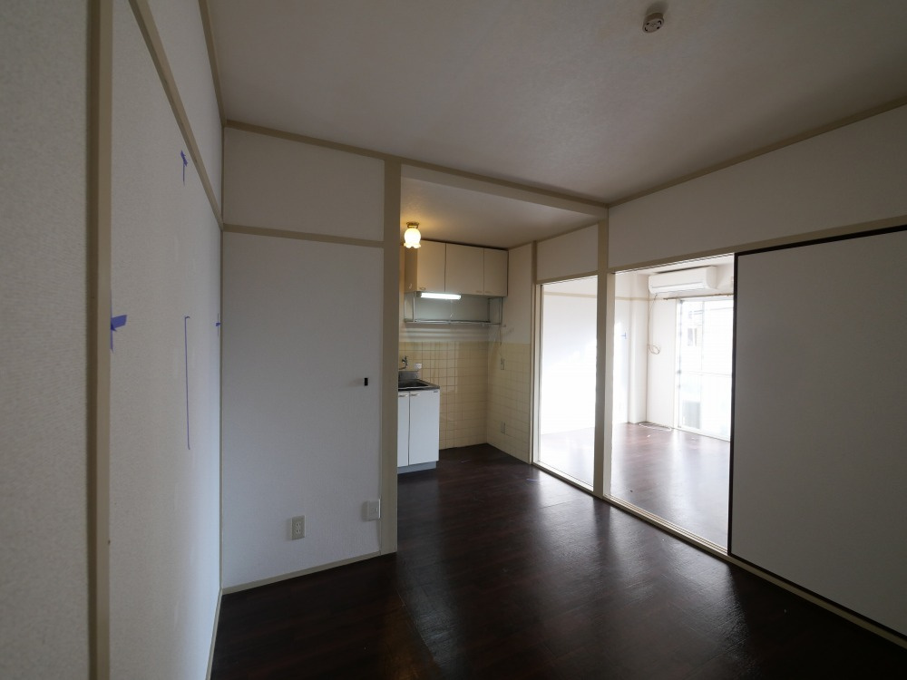 大阪市東住吉区湯里２丁目の賃貸マンションの居間・リビング