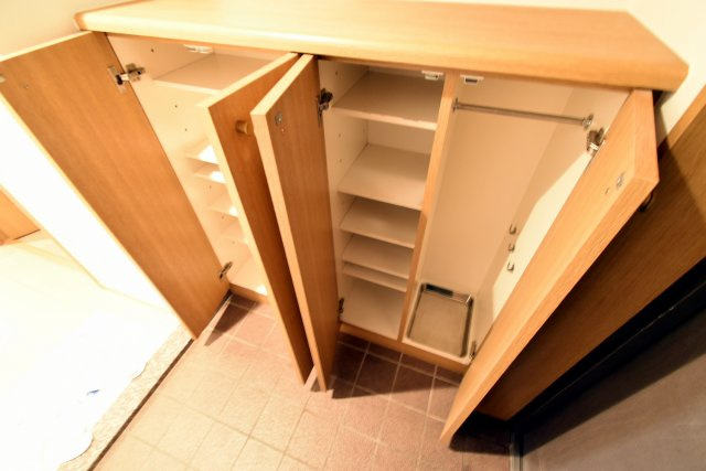 NTPRレジデンス甲子園四番町の収納|シューズBOX