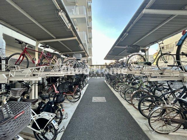 パークホームズ西葛西清新町の駐輪場|【自転車置き場】最新の空き状況や費用などの詳細は担当スタッフまでお問い合わせください。