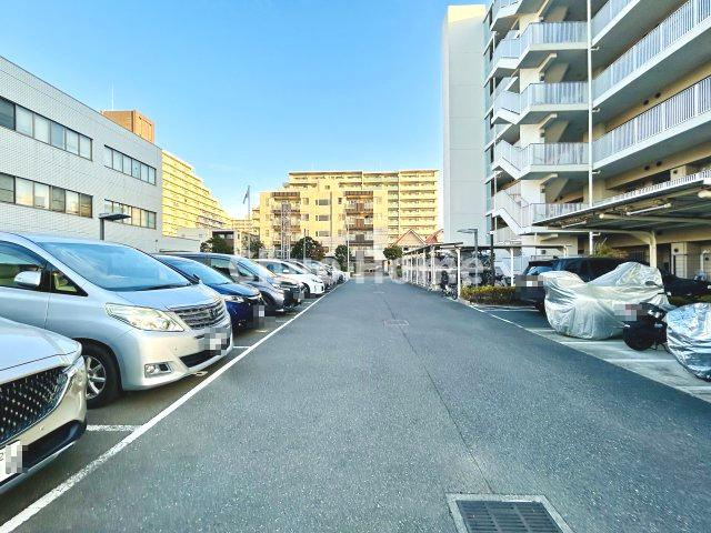 パークホームズ西葛西清新町の駐車場|【敷地内駐車場】最新の空き状況や費用などの詳細は担当スタッフまでお問い合わせください。