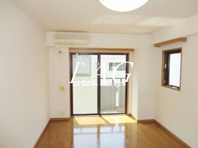 【居間・リビング】 | フェニックス麻布狸穴公園 | 洋室のお部屋です。