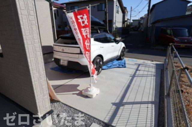 《仲介手数料無料》緑区大字三室891-6新築一戸建てブルーミングガーデンの駐車場