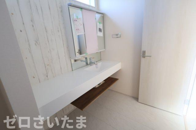 《仲介手数料無料》緑区大字三室891-6新築一戸建てブルーミングガーデンの独立洗面台