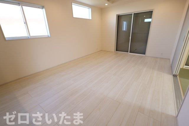 《仲介手数料無料》緑区大字三室891-6新築一戸建てブルーミングガーデンの居間・リビング