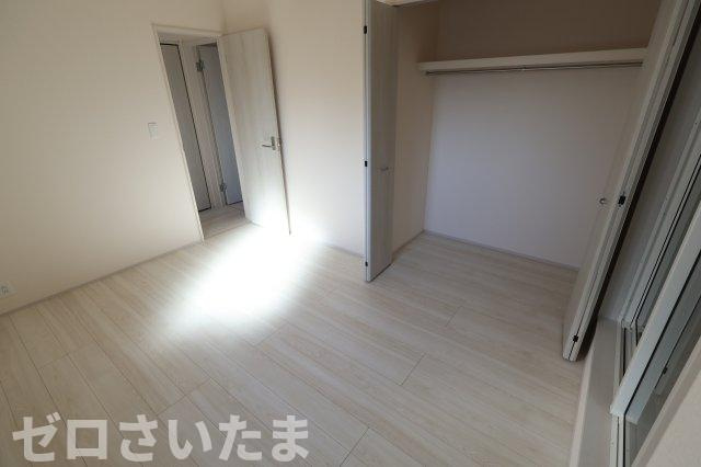 《仲介手数料無料》緑区大字三室891-6新築一戸建てブルーミングガーデンの洋室