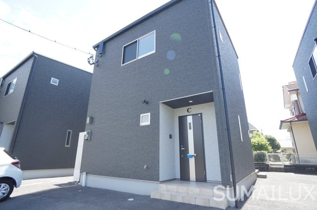 ＨＡＵＳ　ＦＡＭＩＬＩＥ