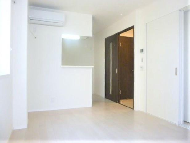 ビューノ中野の居間・リビング|明るいリビングです