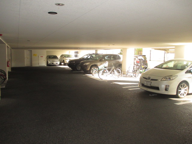 福岡市南区玉川町の賃貸マンションの駐車場