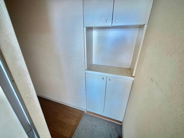 ハイツ西庄の玄関