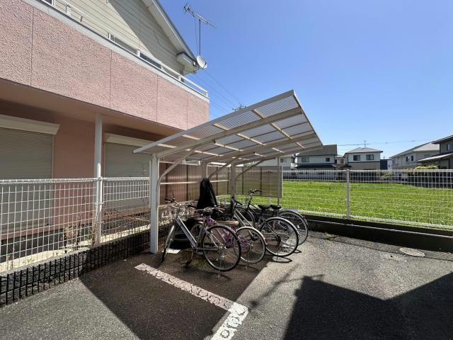 ハイツ西庄の駐車場