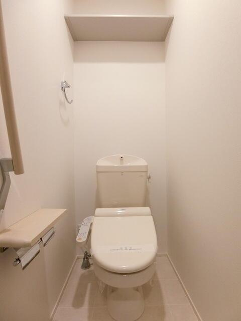 ＡＣＯＲＤＥ東中野のトイレ|清潔感のある温水洗浄便座付きトイレ 