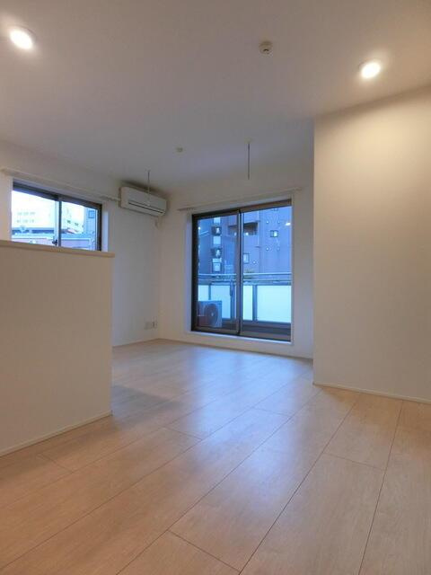 ＡＣＯＲＤＥ東中野の洋室|採光良好な洋室、家具配置しやすい間取り 