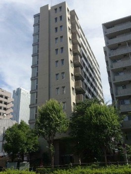 【外観】 | ナビウス西新宿 | 鉄骨鉄筋コンクリート造のがっちりとした建物。