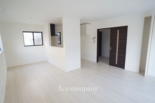 【居間・リビング】 | 八尾市上之島町南2丁目 | 【LDK：ゆったり約18.4帖♪】