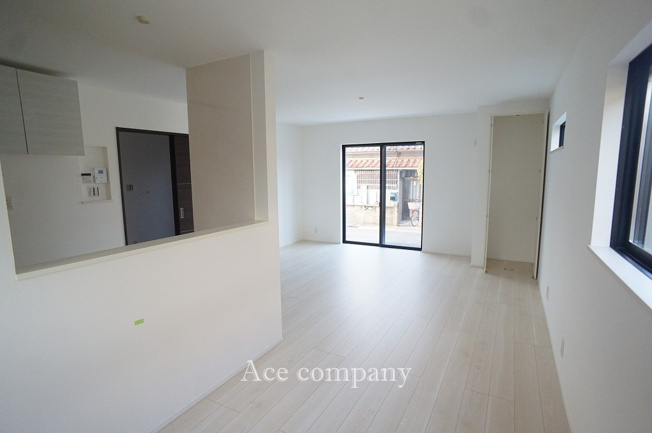 【居間・リビング】 | 八尾市上之島町南2丁目 | 【LDK：ゆったり約18.4帖♪】対面式のキッチンです♪