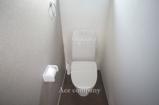 【トイレ】 | 八尾市上之島町南2丁目 | トイレは1階と2階の各階に完備☆ともにシャワートイレです☆