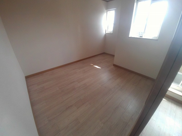 アムール魚住の洋室