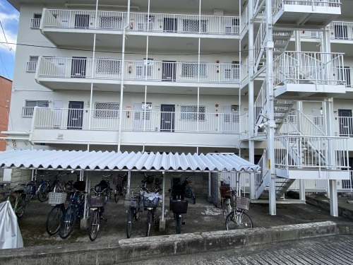 紫野スカイハイツの外観