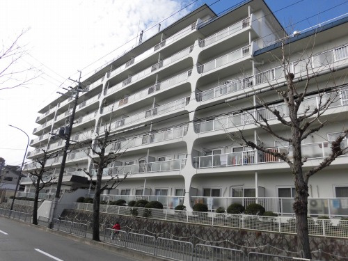 紫野スカイハイツの外観