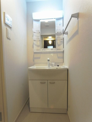 【独立洗面台】 | リブリ・シャドゥール | 独立洗面台、朝の身支度には欠かせません