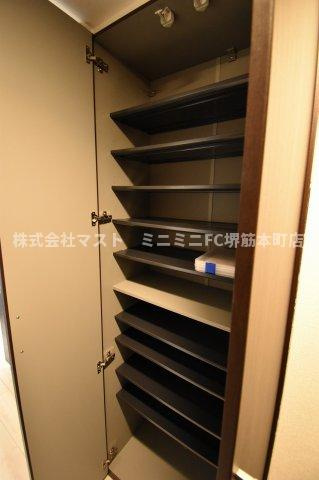 ファーストフィオーレ新梅田の玄関