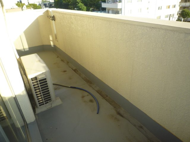 みよしビルのバルコニー