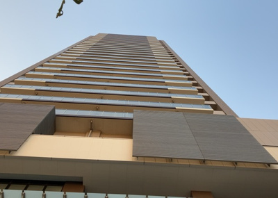 【外観】 | ステーションスカイタワー小田急相模原 | 南側道路の場合は長い時間光を入れ込むことができるため、庭やリビングを道路側に持ってくることが多く土地価格も高い傾向にあります。一方北側道路だとリビングや庭が南側になりプライバシーを守ることができます。