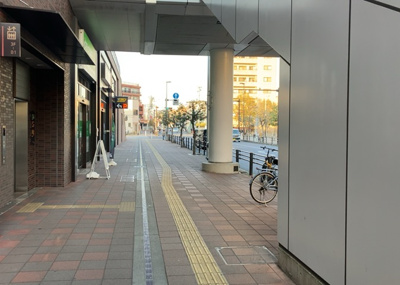 【展望】 | ステーションスカイタワー小田急相模原 | 眺望を気にして物件を探す場合、前面に建物が建っていないか現地で確認しましょう！前面に建物があると景色はもちろん、日当たりや風通しにも影響が出てきます。住んだ時のことを想像しながら現地見学をしましょう。