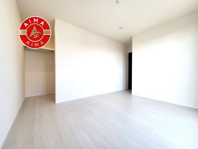 大野城市中3丁目第1-1棟（1号棟）の寝室|主寝室には収納力に優れたクローゼットがありますので、お部屋もすっきり片付きます。