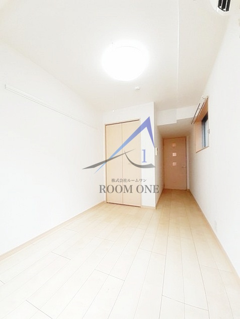 箱根ハイライズビルの居間・リビング|洋室のお部屋です。