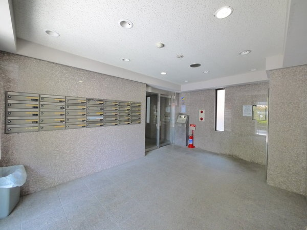 スカイコート新宿曙橋のエントランス|スカイコート新宿曙橋