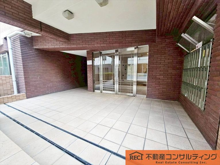 ランデージ南六甲のエントランス