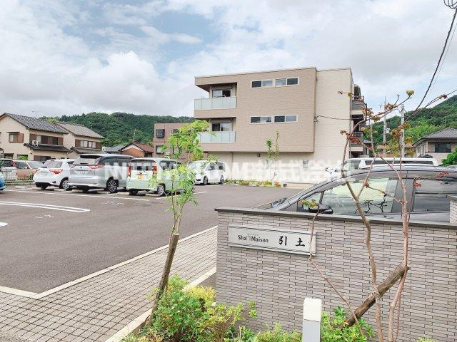 シャーメゾン引土の駐車場|敷地内に駐車場も完備★