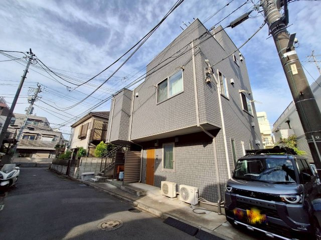 マハナイム中井の外観