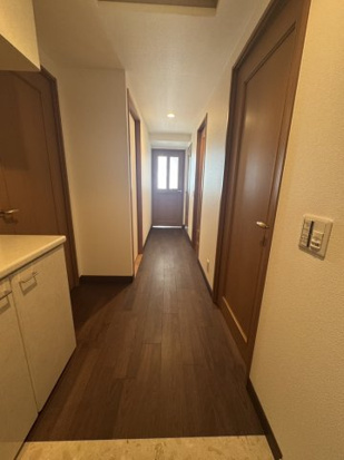 ロイヤルマンション豊橋公園の玄関